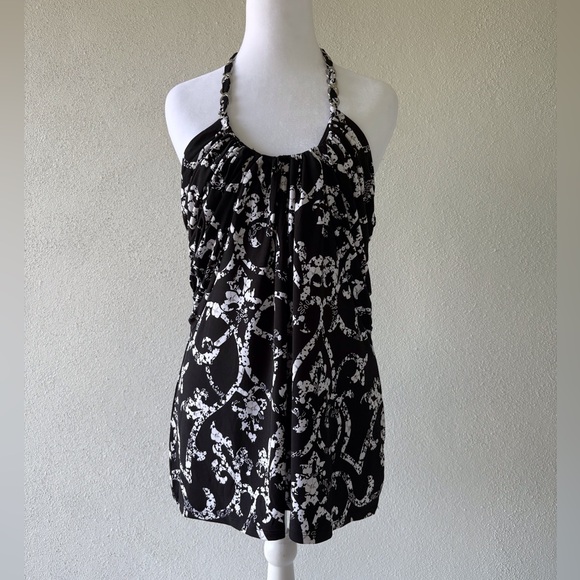 White House Black Market Tops - White House Black Market Halter Style Top Siz L Silver Chain Tie Party Shelf Bra